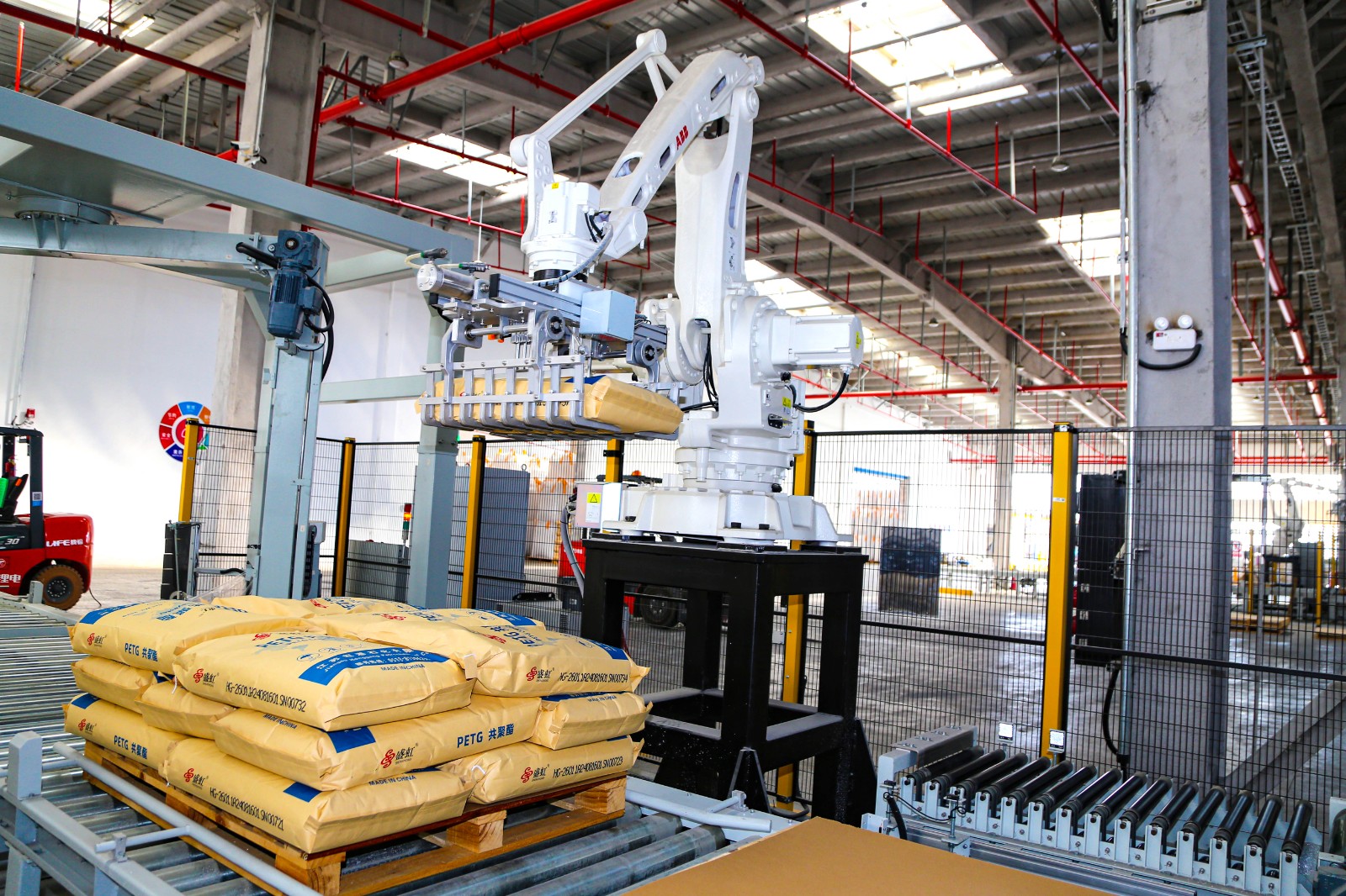 盛虹石化产业集团 从能源巨头到缝纫日用品批发的跨界延伸